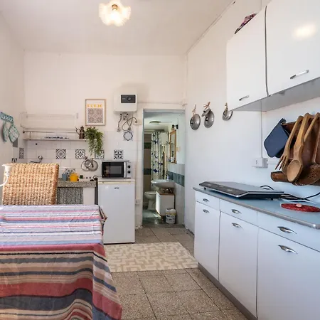 Holiday home Queen Bee By Interhome